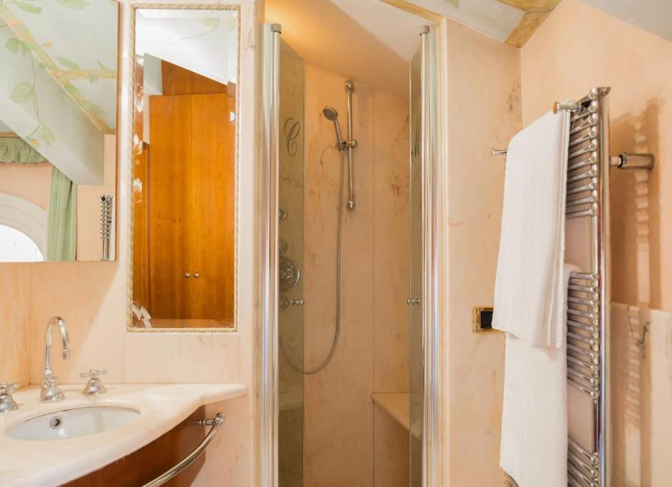 Carbonesi Luxury - Centro Storico Apartman Bologna Kültér fotó